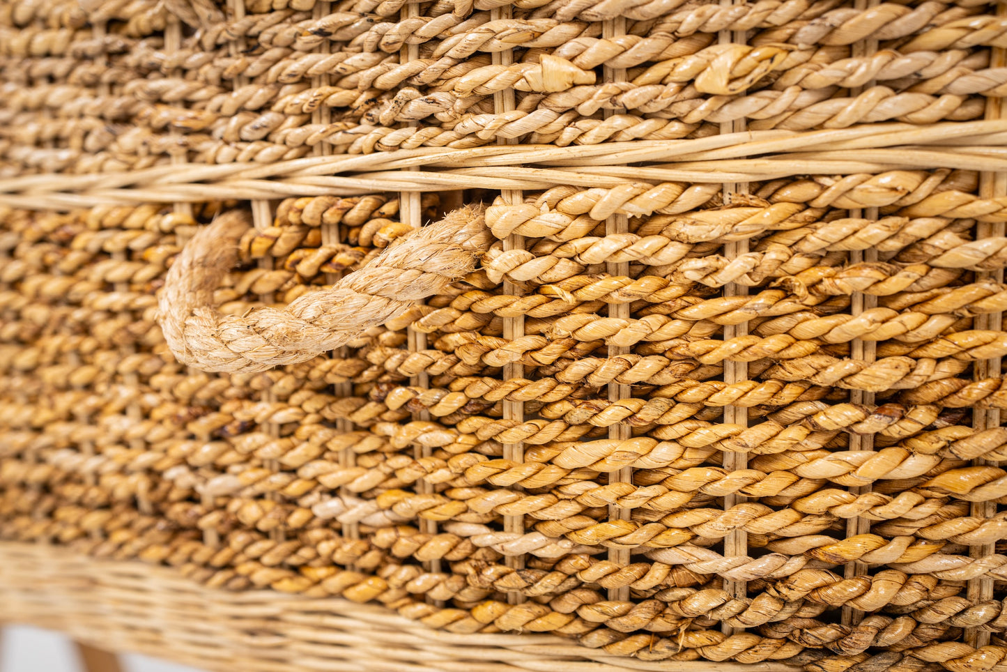 Natural Woven Eco Coffin – Medium